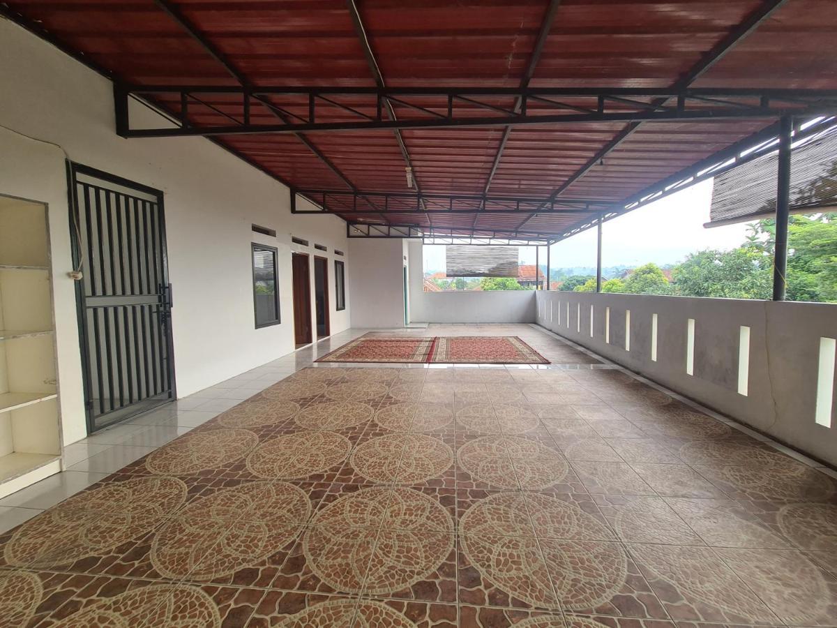 Kampung Istal Villa Pamijahan Bogor Eksteriør billede