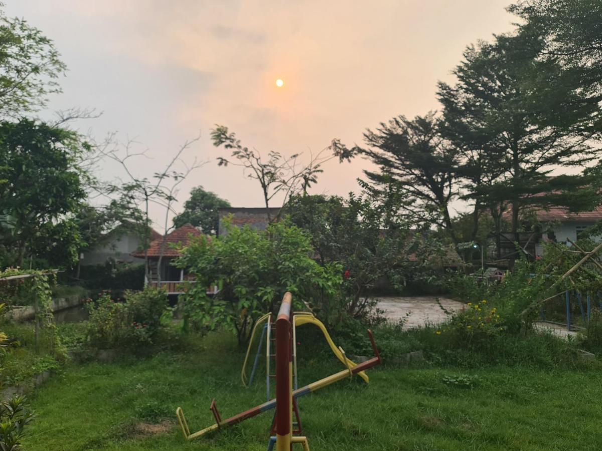 Kampung Istal Villa Pamijahan Bogor Eksteriør billede